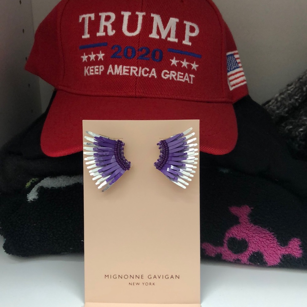 NWT Mignonne Gavigan mini Madeline earrings.